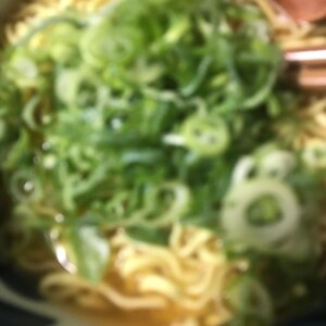 アレンジ♪ごま油が香る♪ワカメとネギの塩ラーメン